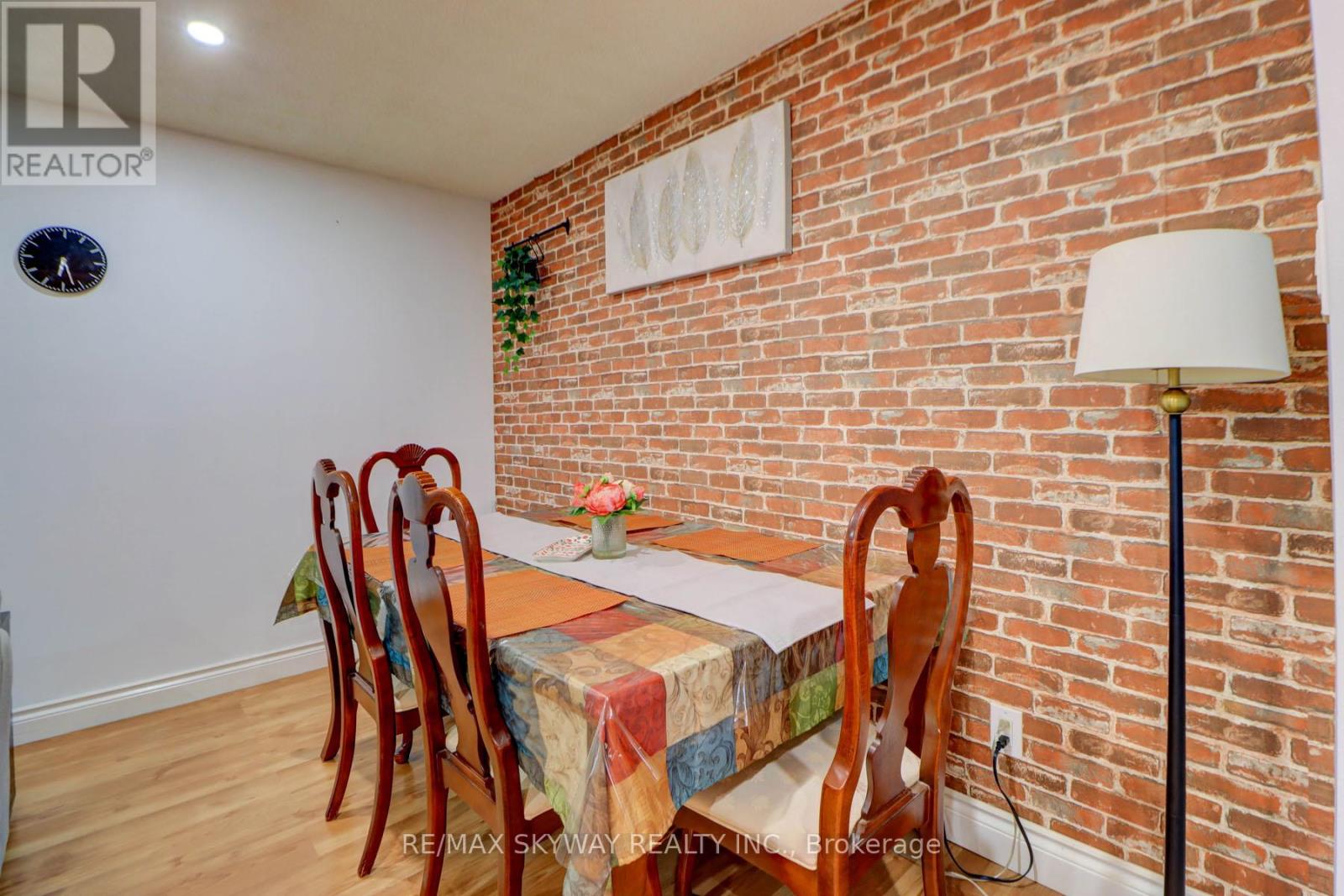 282B BROCK STREET W - 10