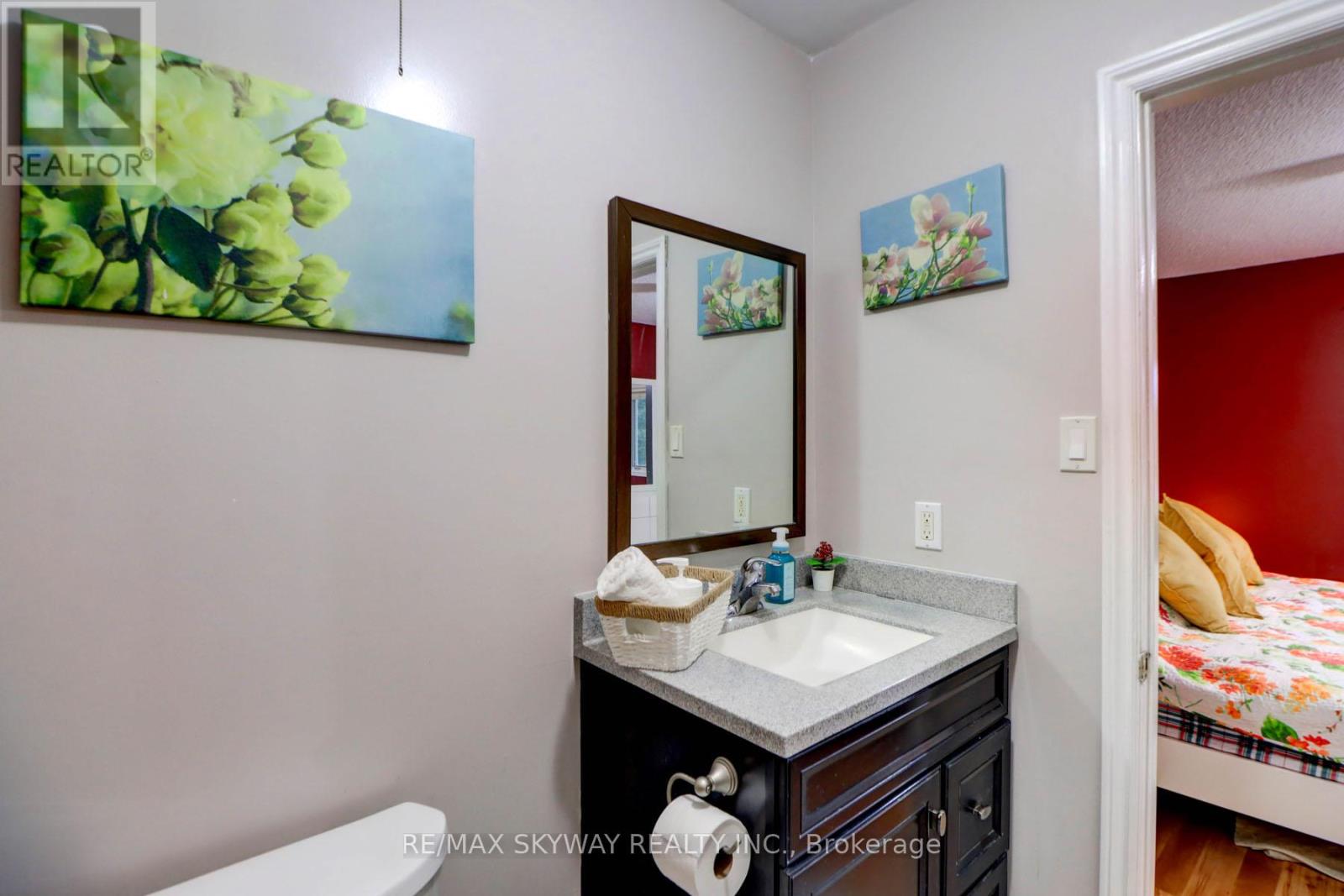 282B BROCK STREET W - 19