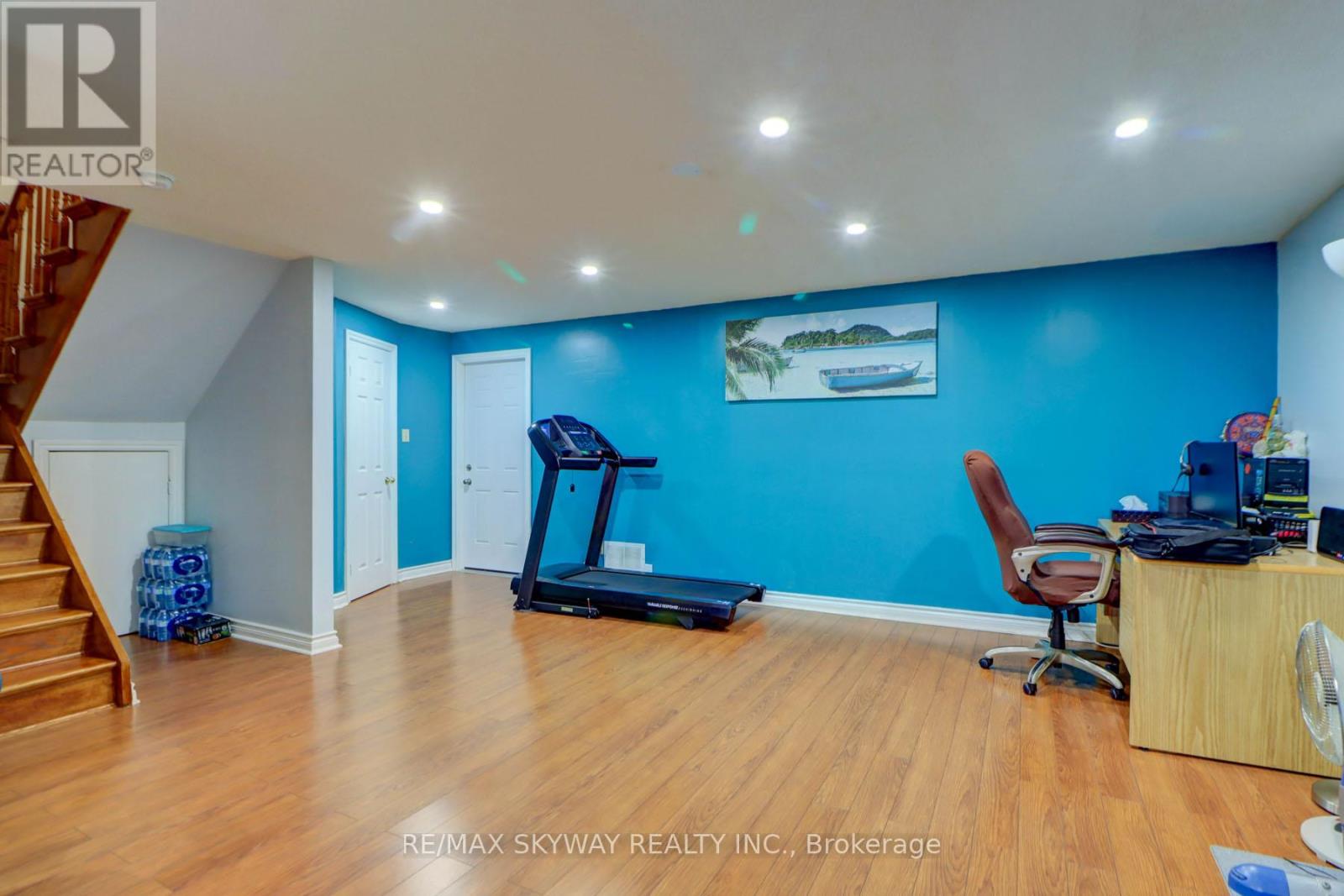 282B BROCK STREET W - 23