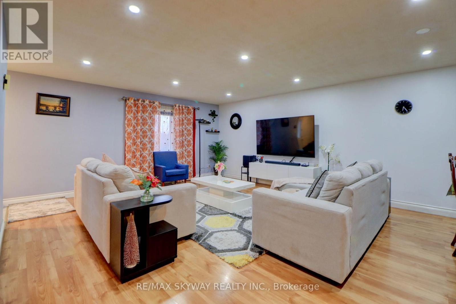 282B BROCK STREET W - 4