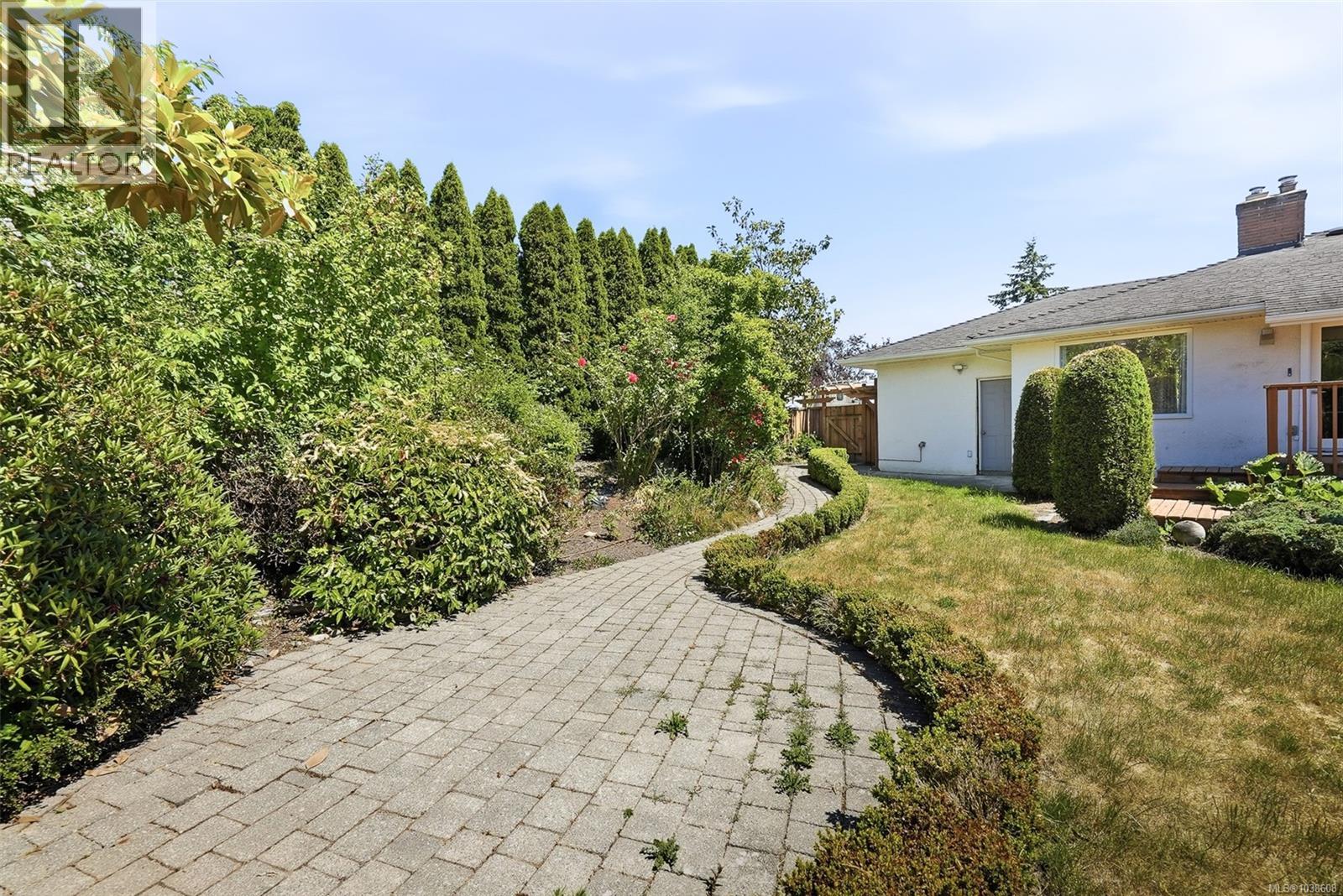 3026 Larkdowne Road, Oak Bay