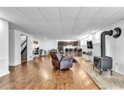 40 Ch. Des Échassiers, Val Des Monts, QC J8N0B7 Photo 18