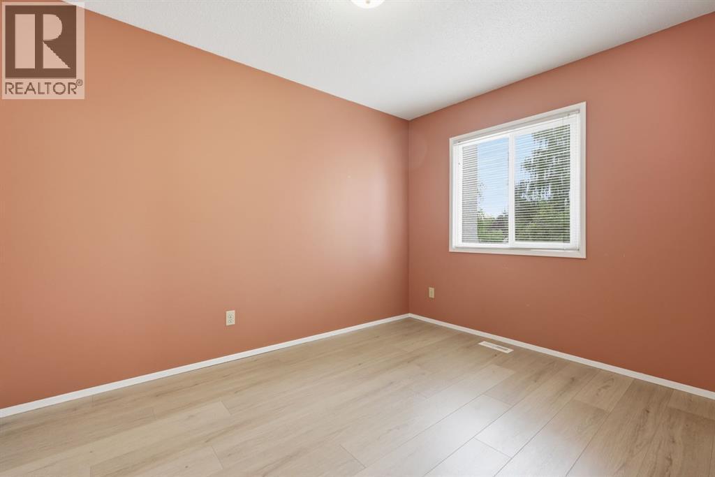 316 84 Avenue SE — photo 17