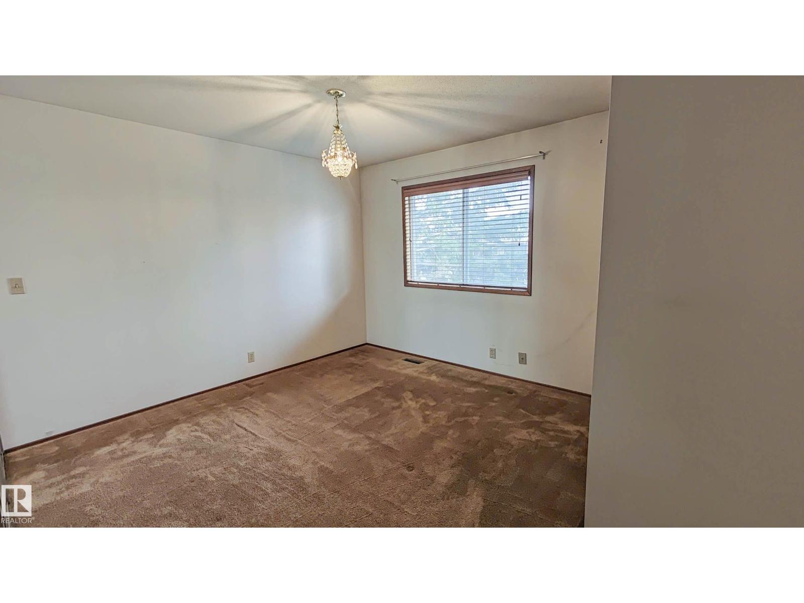 3031 79 ST NW NW - 18