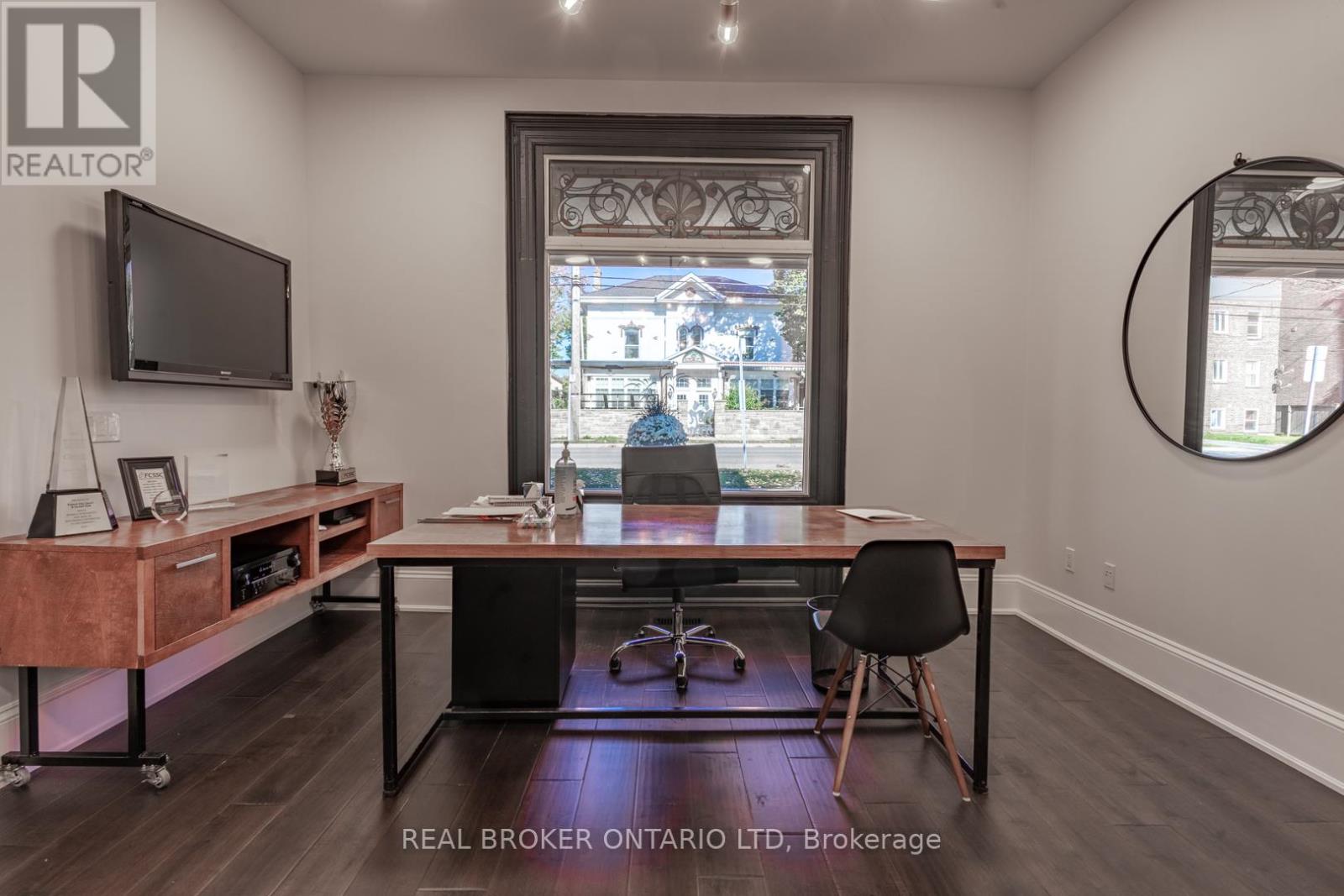 463 KING STREET - 10