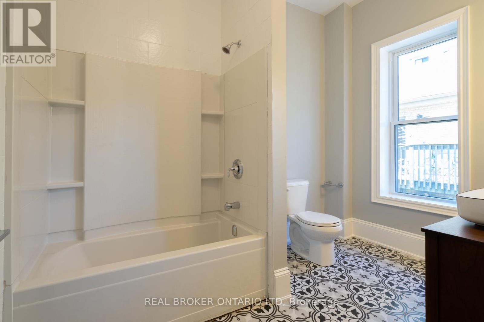463 KING STREET - 26