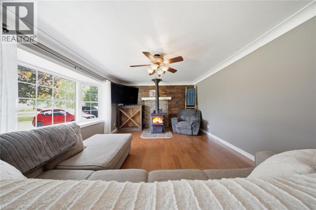 4-bedroom home for sale at 1840 THOMPSON Road E, Waterford ON · photo 7 of 51