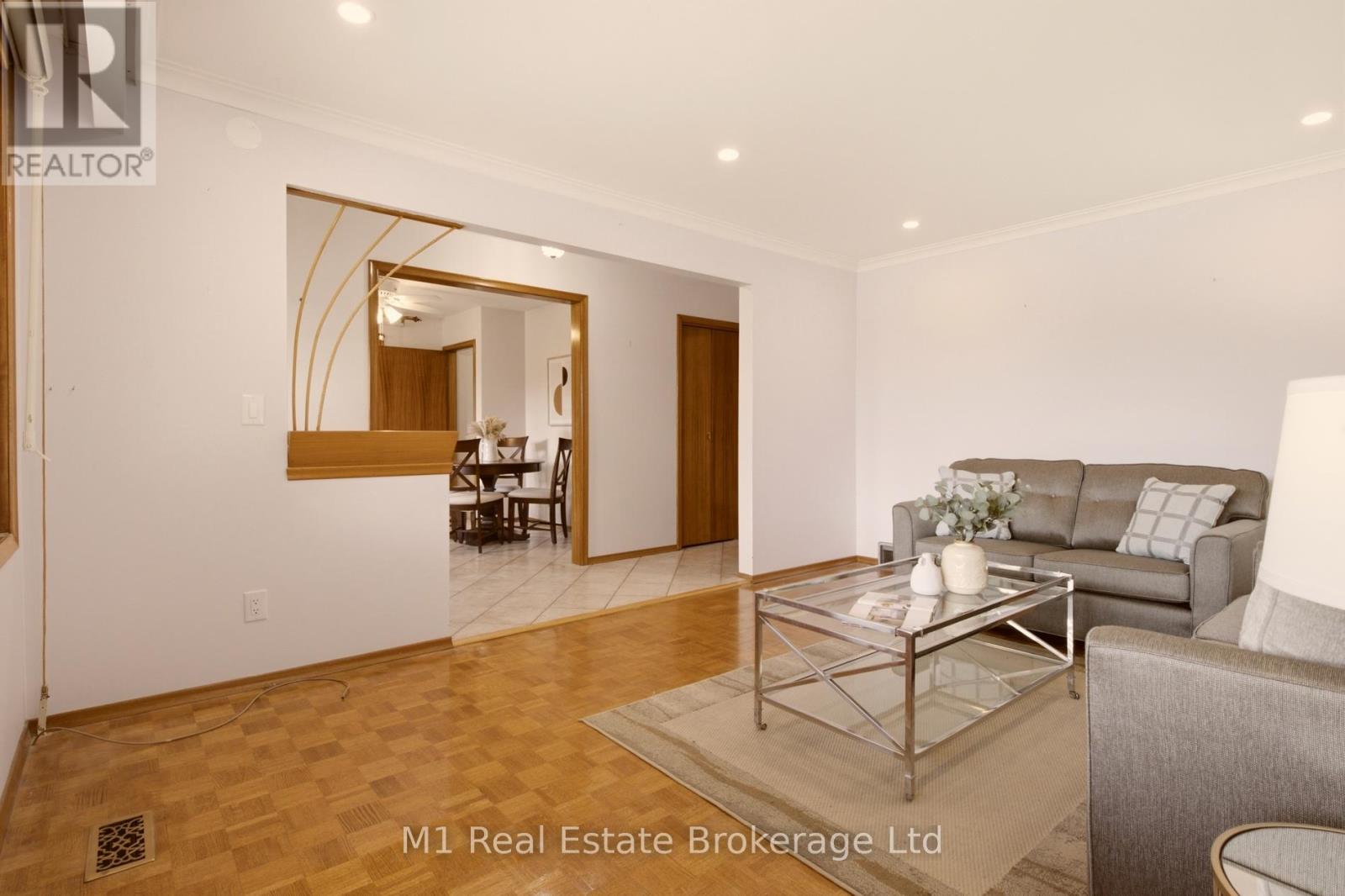 27 PALERMO CRESCENT - 11