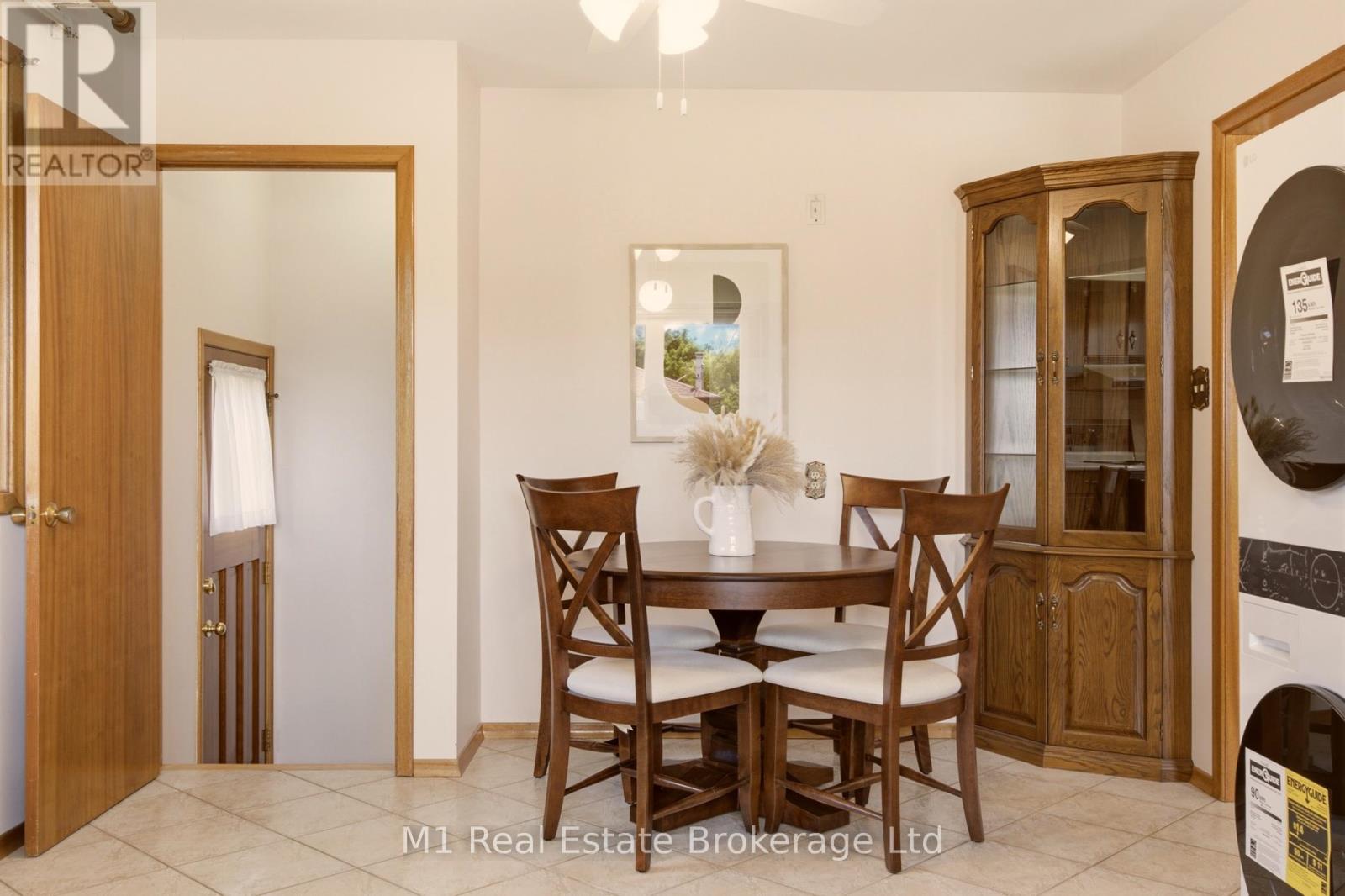 27 PALERMO CRESCENT - 17