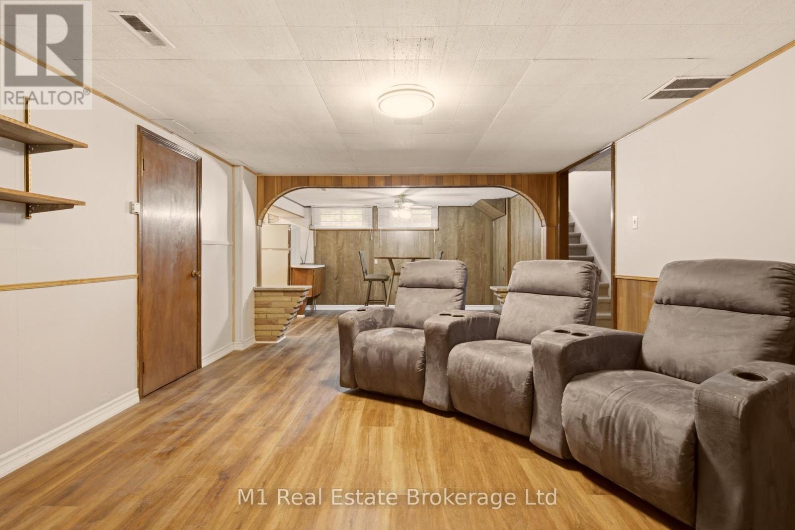 27 PALERMO CRESCENT - 30