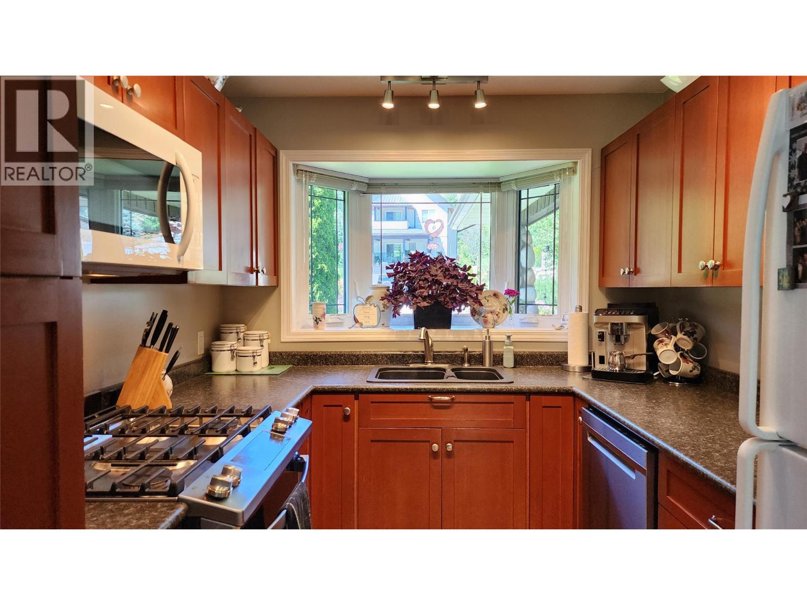 442 WHITMAN Way - 10