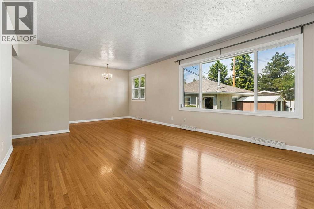 1306 87 Avenue SW — photo 15