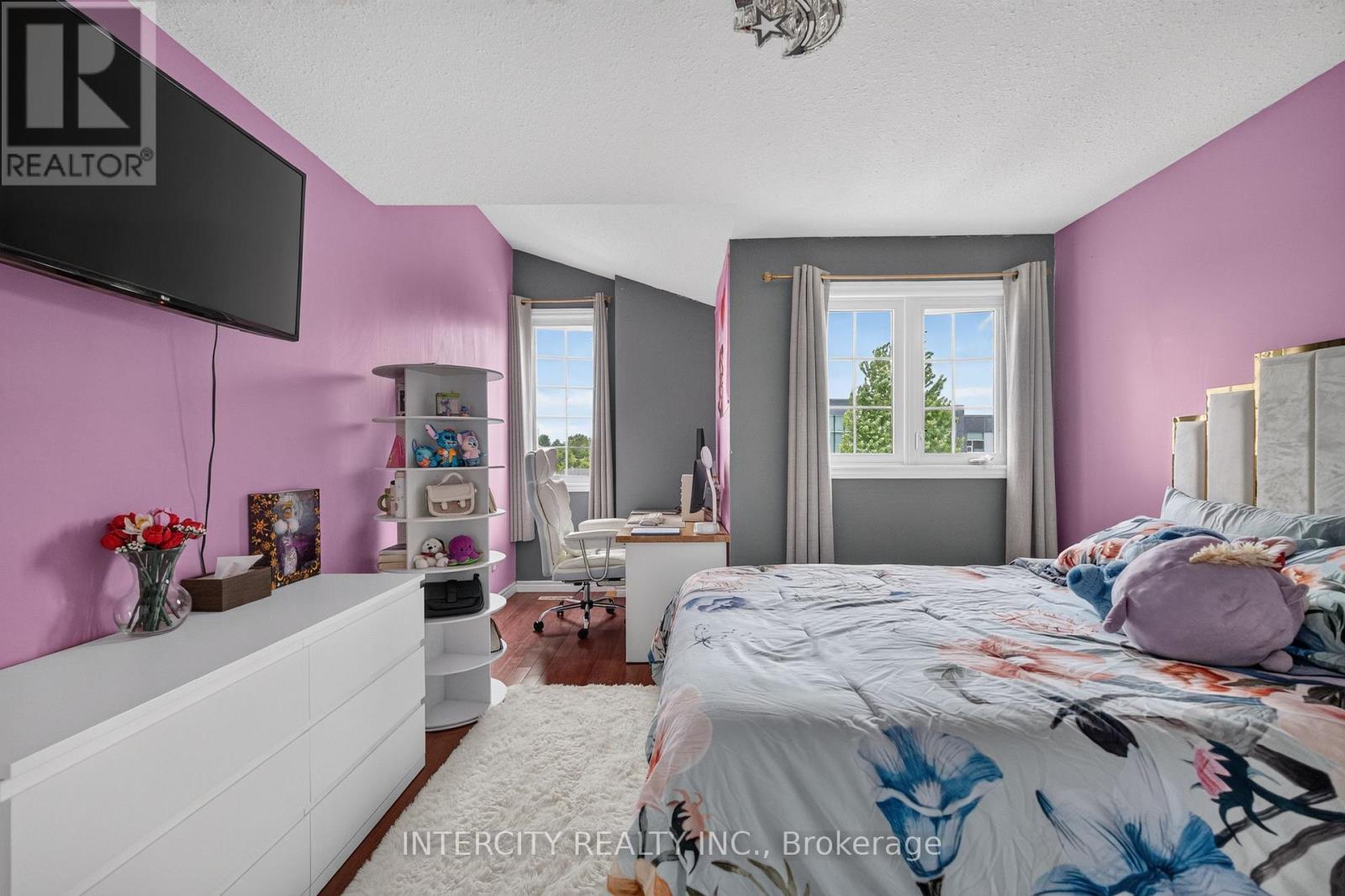 2560 MEADOWGATE BOULEVARD - 28