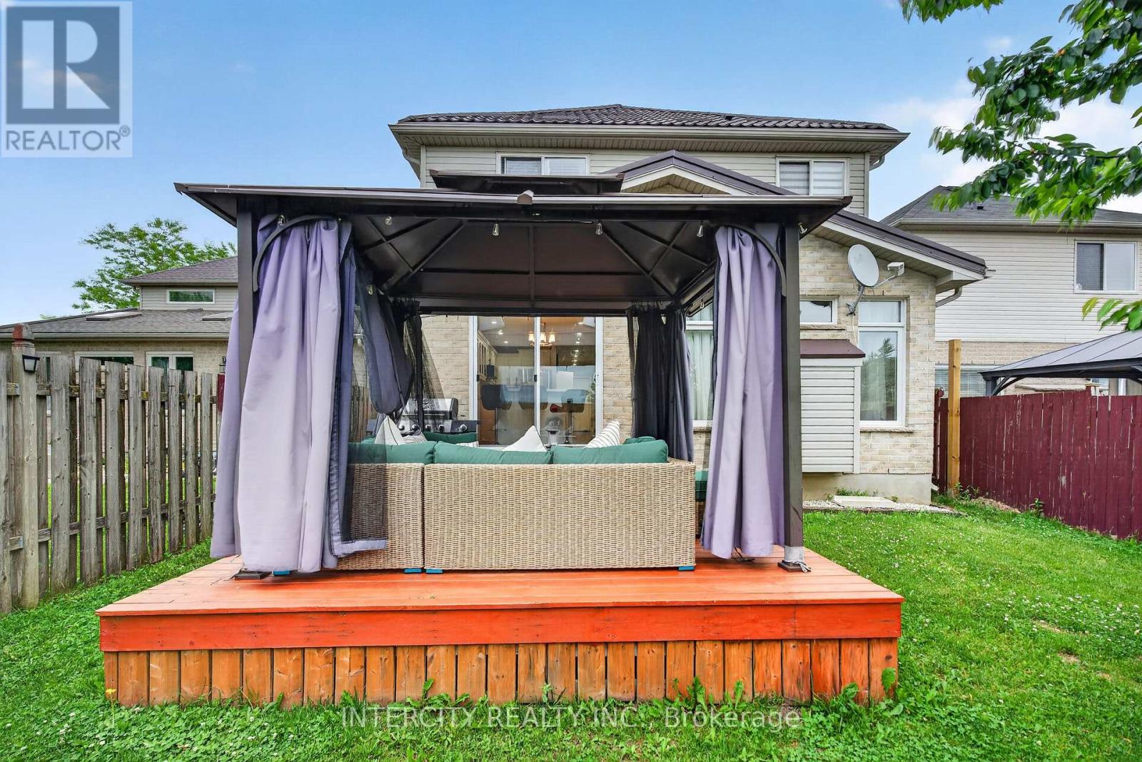 2560 MEADOWGATE BOULEVARD - 33