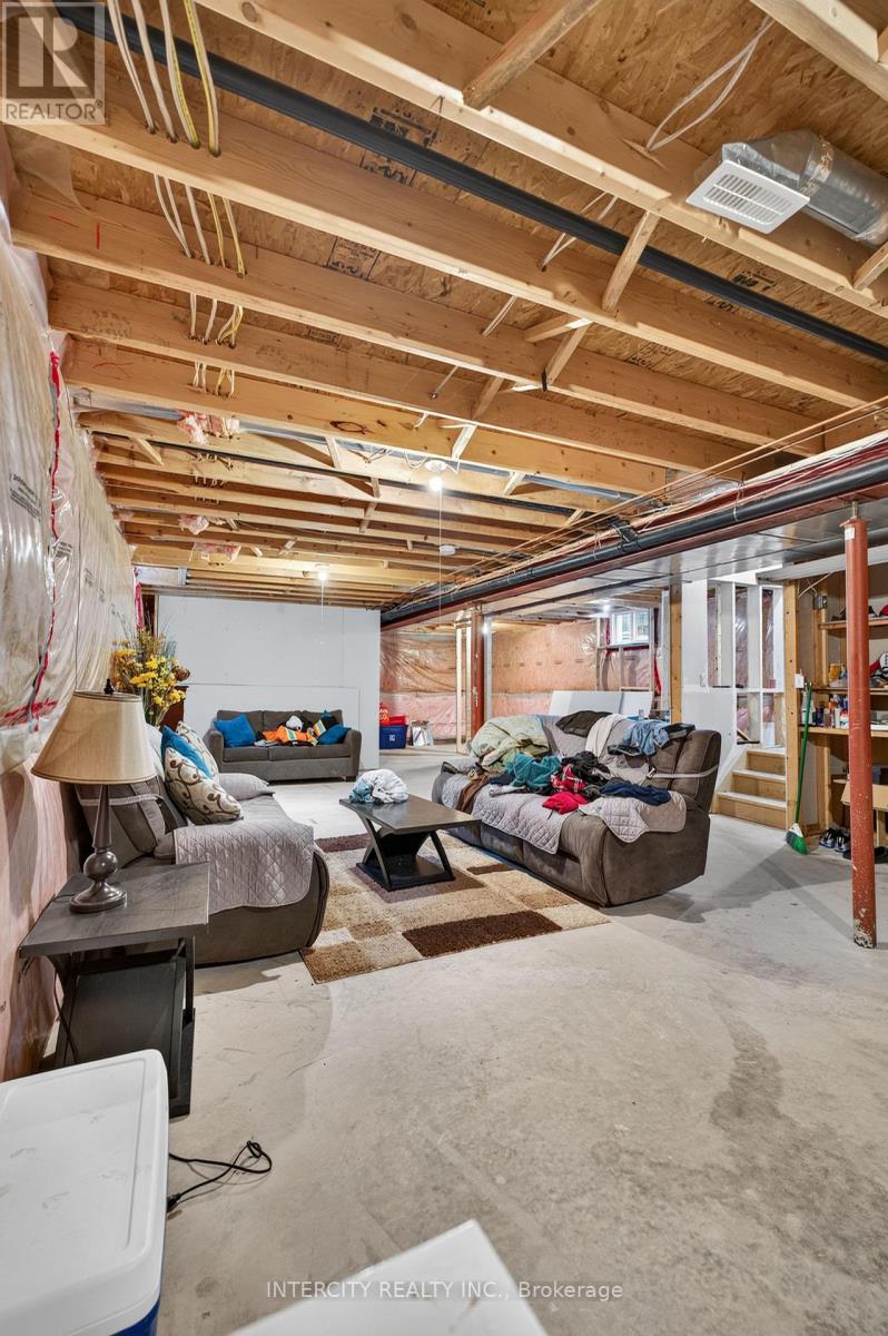 2560 MEADOWGATE BOULEVARD - 34