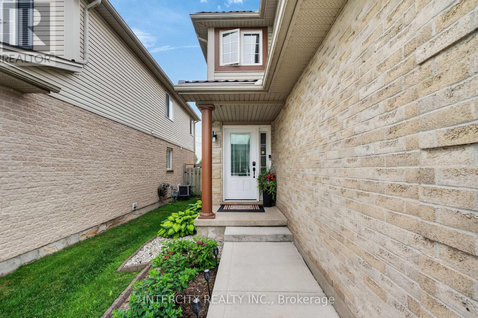 2560 MEADOWGATE BOULEVARD - 9