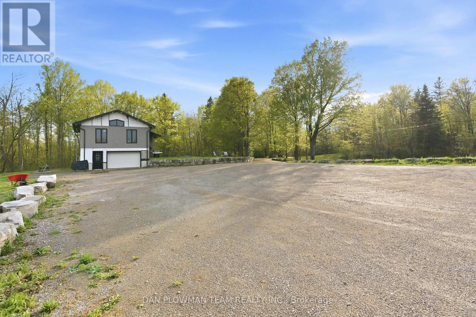 377 BALMER ROAD - 8