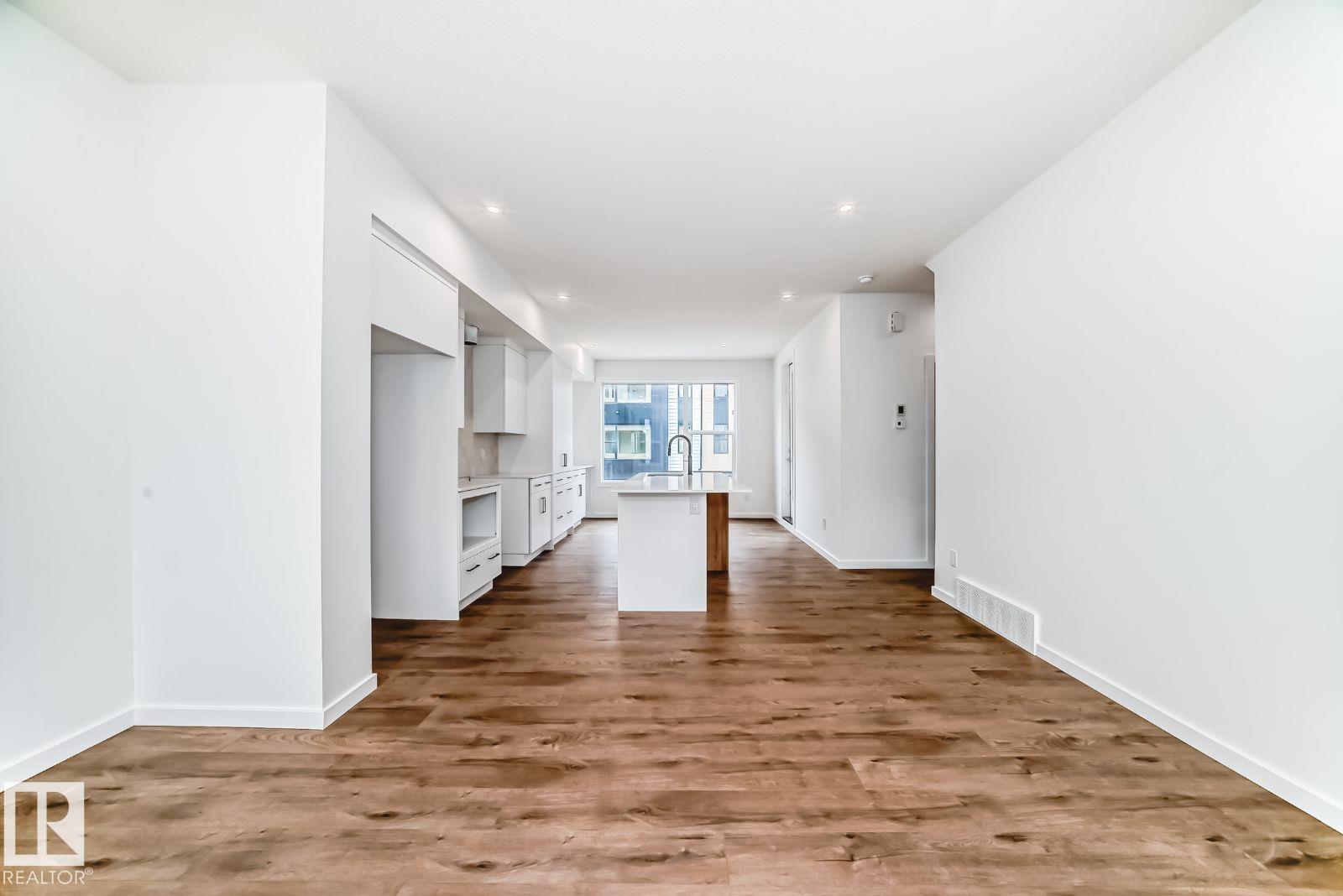 #67 5 Rondeau DR - 22