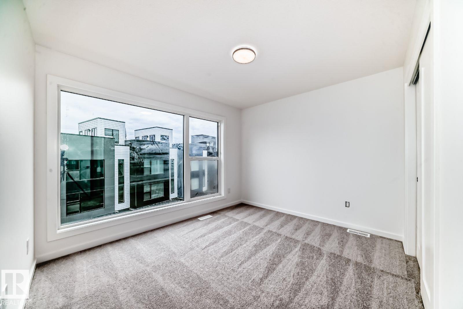 #67 5 Rondeau DR - 32