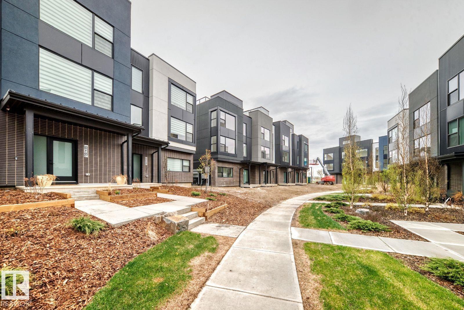 #67 5 Rondeau DR - 55