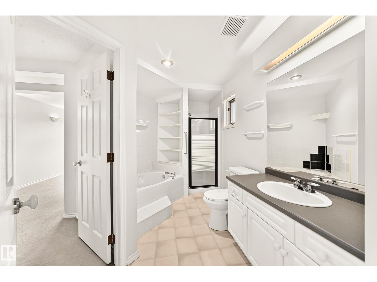 9130 77 AV NW - 32