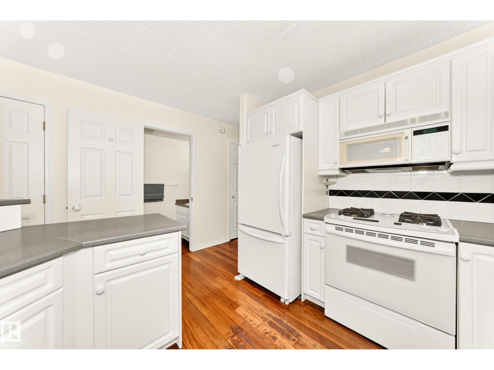 9130 77 AV NW - 9