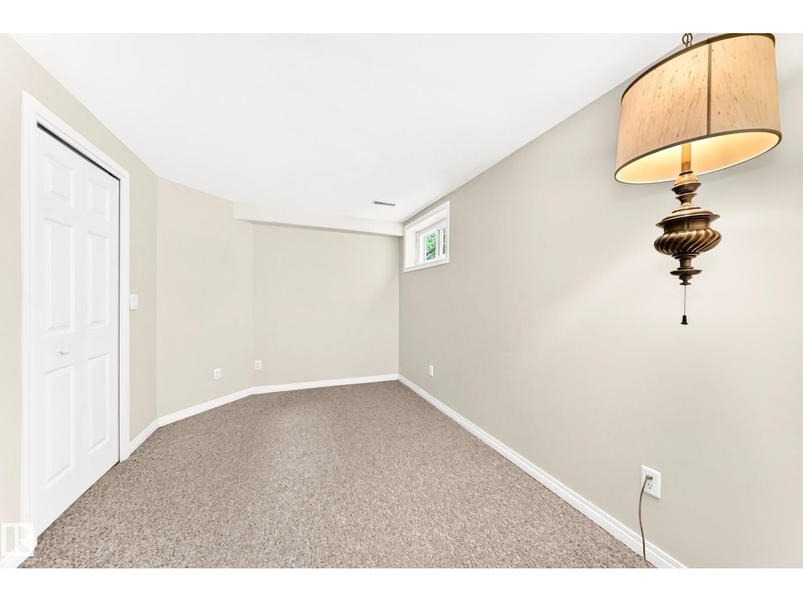 9130 77 AV NW - 50