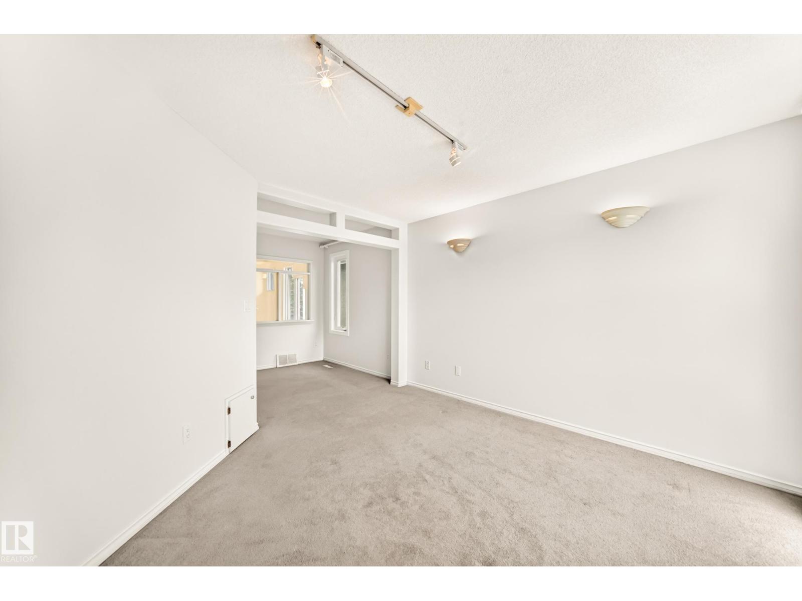9130 77 AV NW - 30