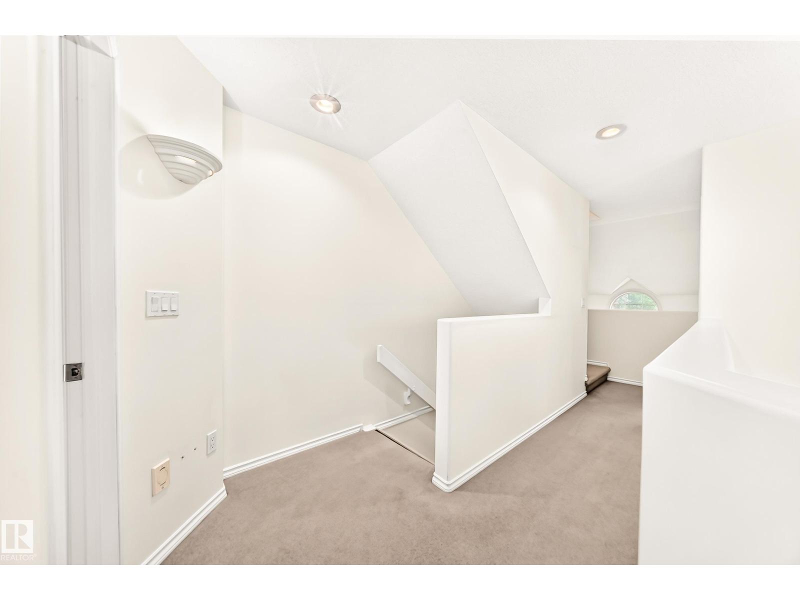 9130 77 AV NW - 40
