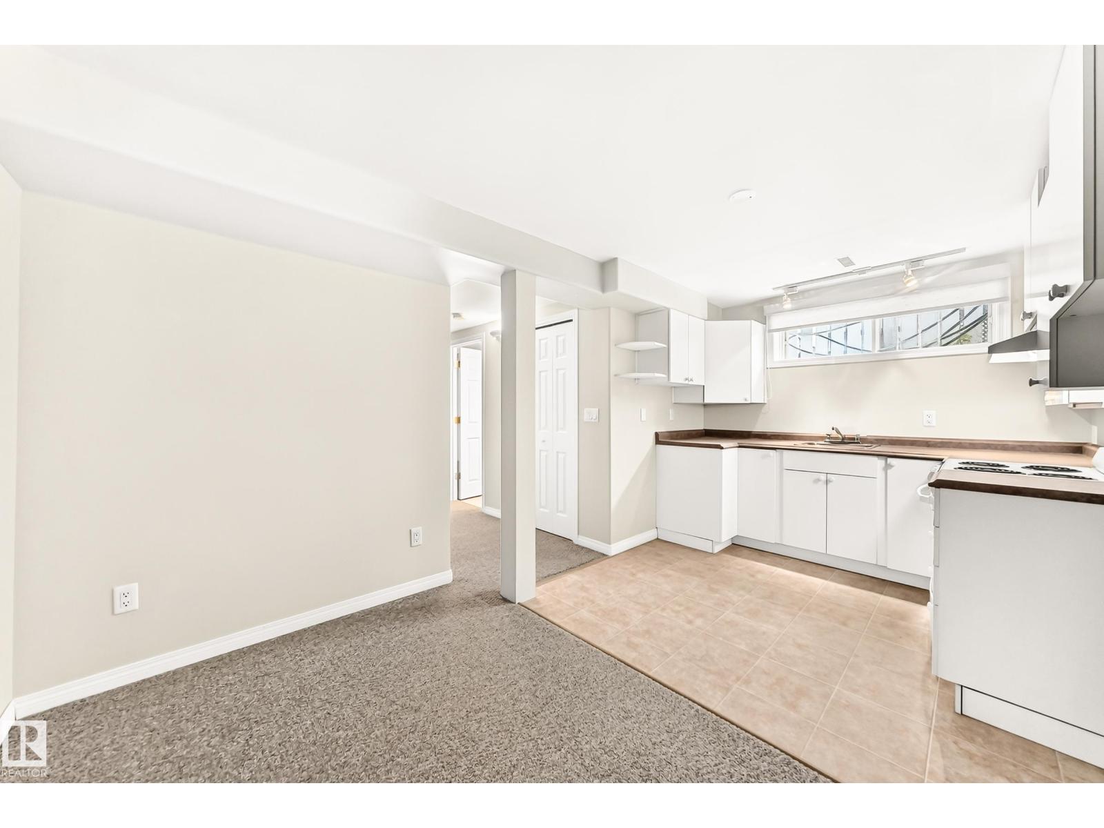 9130 77 AV NW - 49