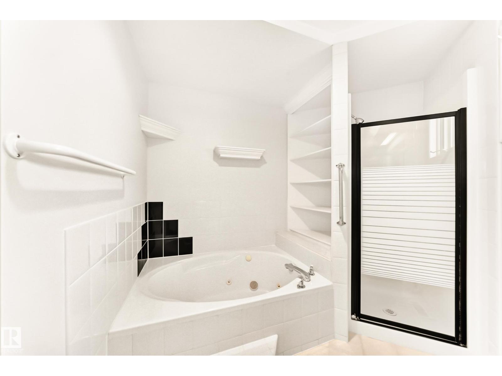 9130 77 AV NW - 33