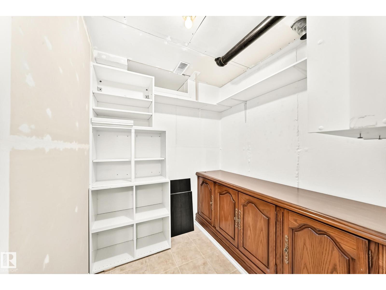 9130 77 AV NW - 55
