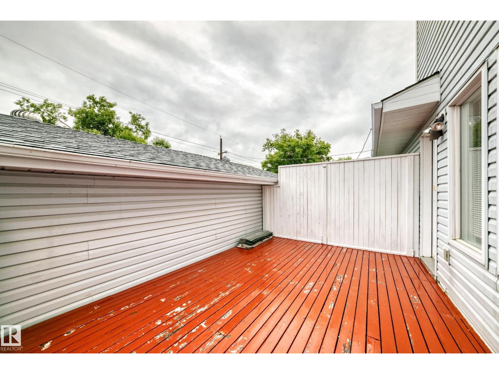 9130 77 AV NW - 15