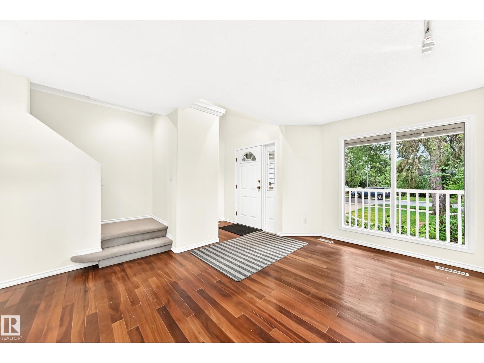 9130 77 AV NW - 22