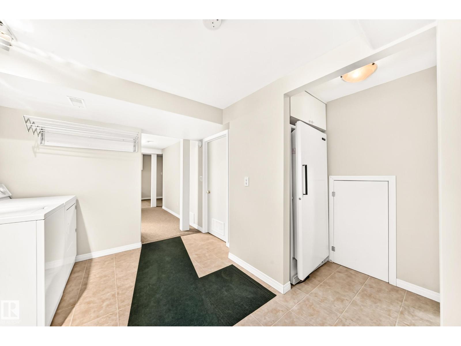 9130 77 AV NW - 57