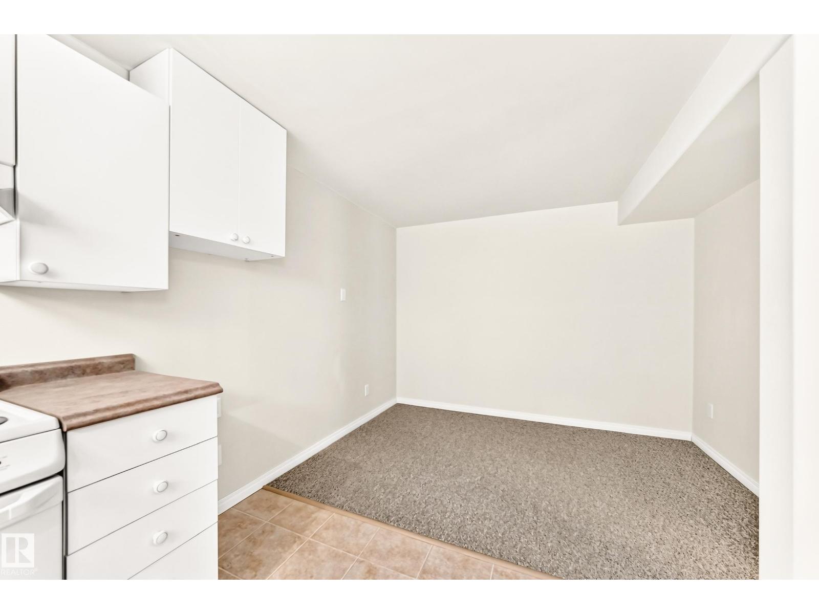 9130 77 AV NW - 47