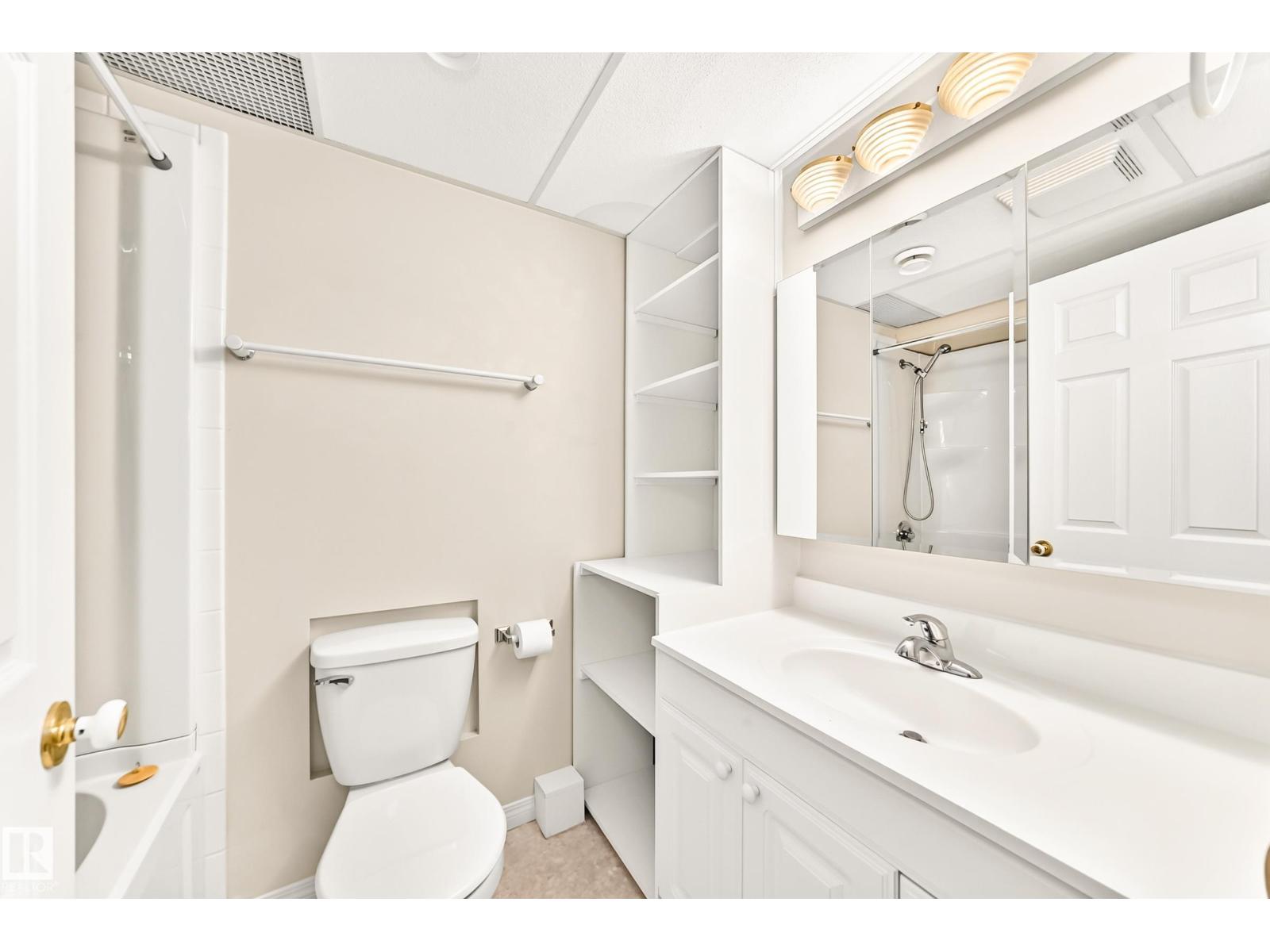 9130 77 AV NW - 53