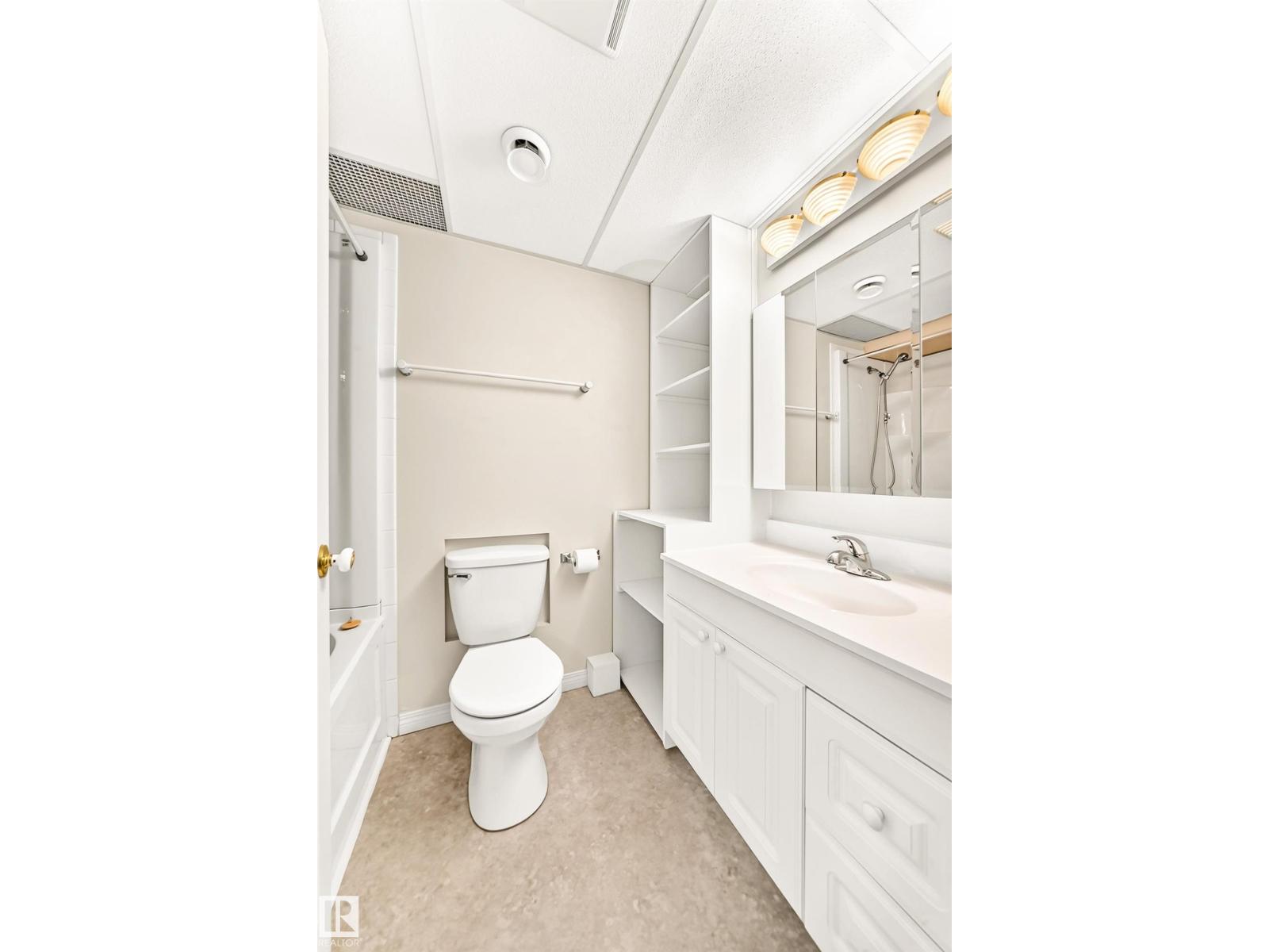 9130 77 AV NW - 54