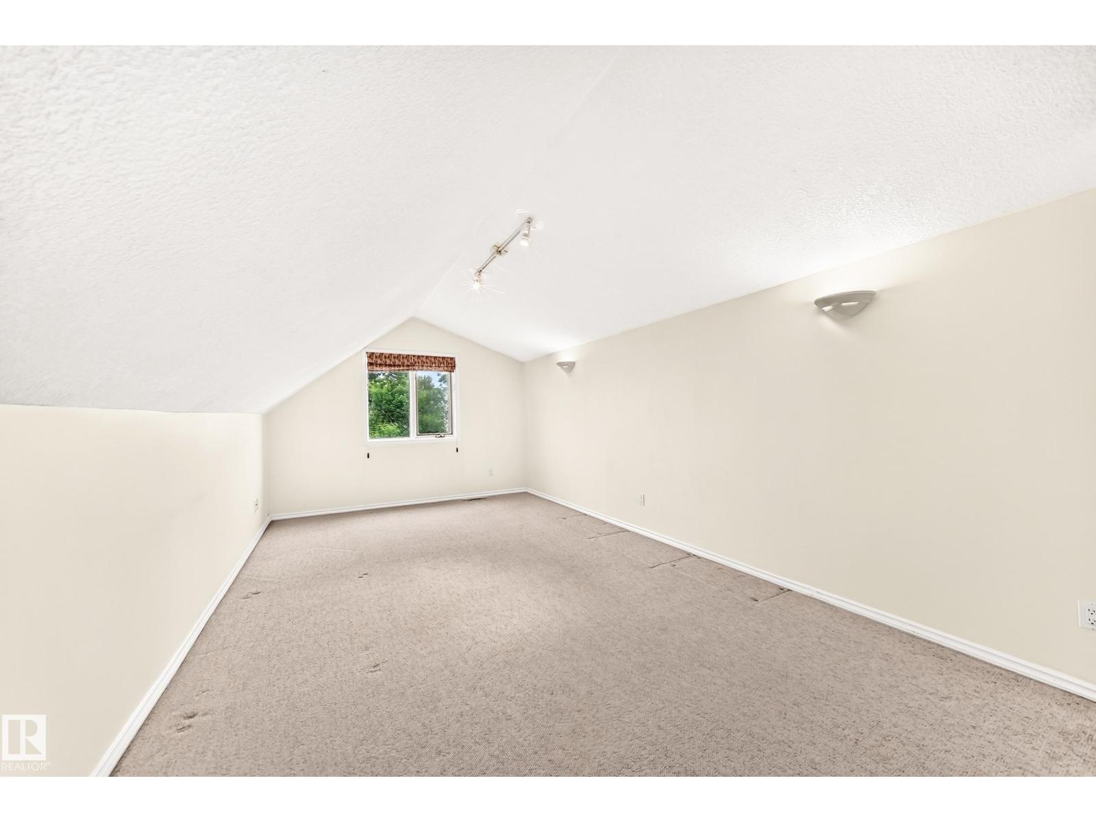 9130 77 AV NW - 41