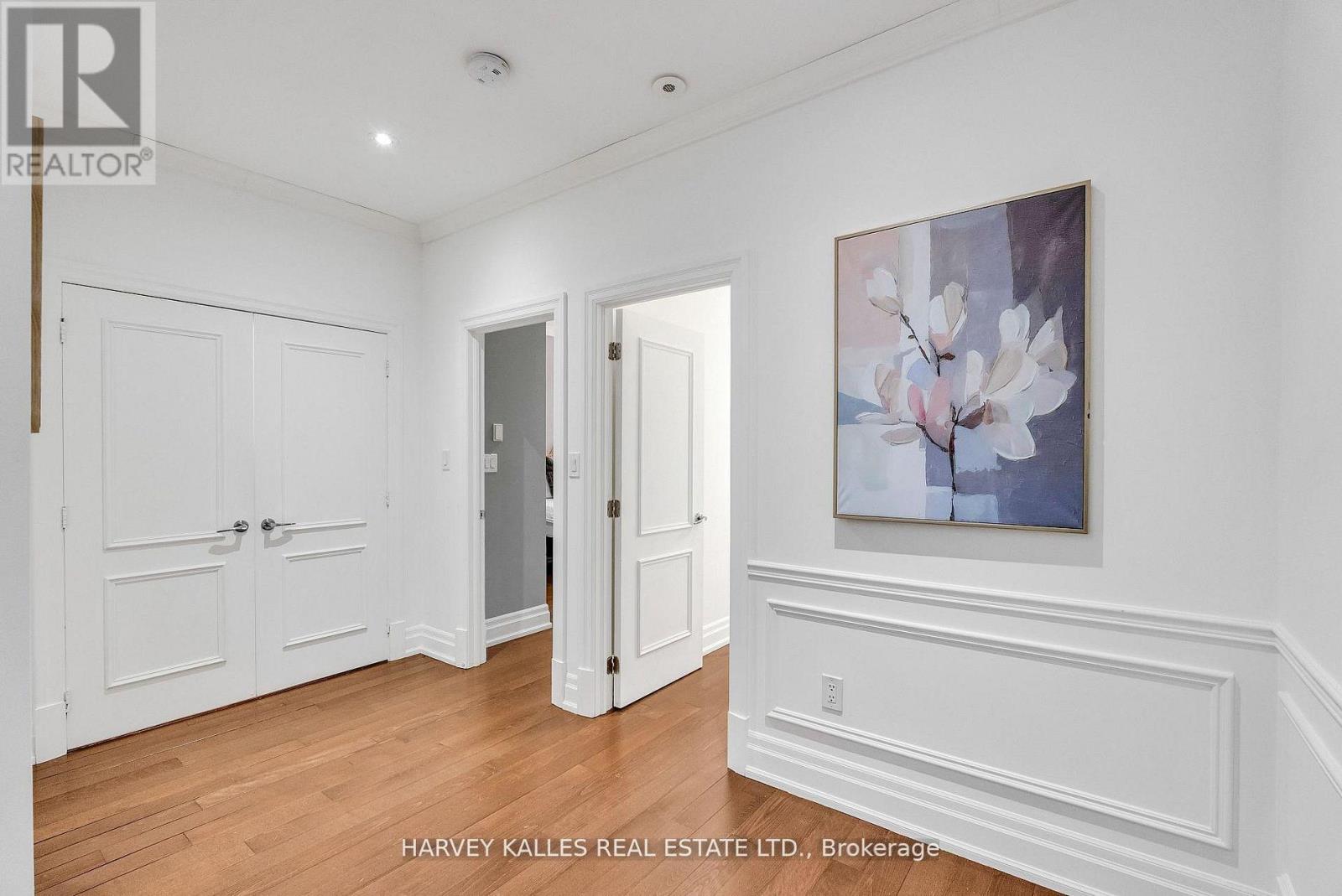 #313 51 YORK MILLS ROAD - 31