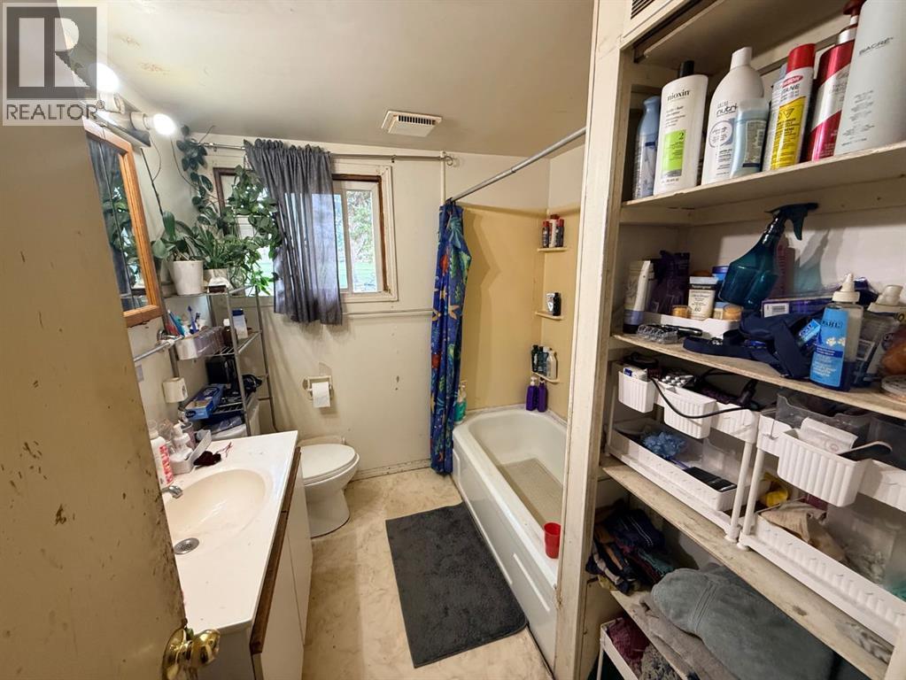 5115 56A Street - 10