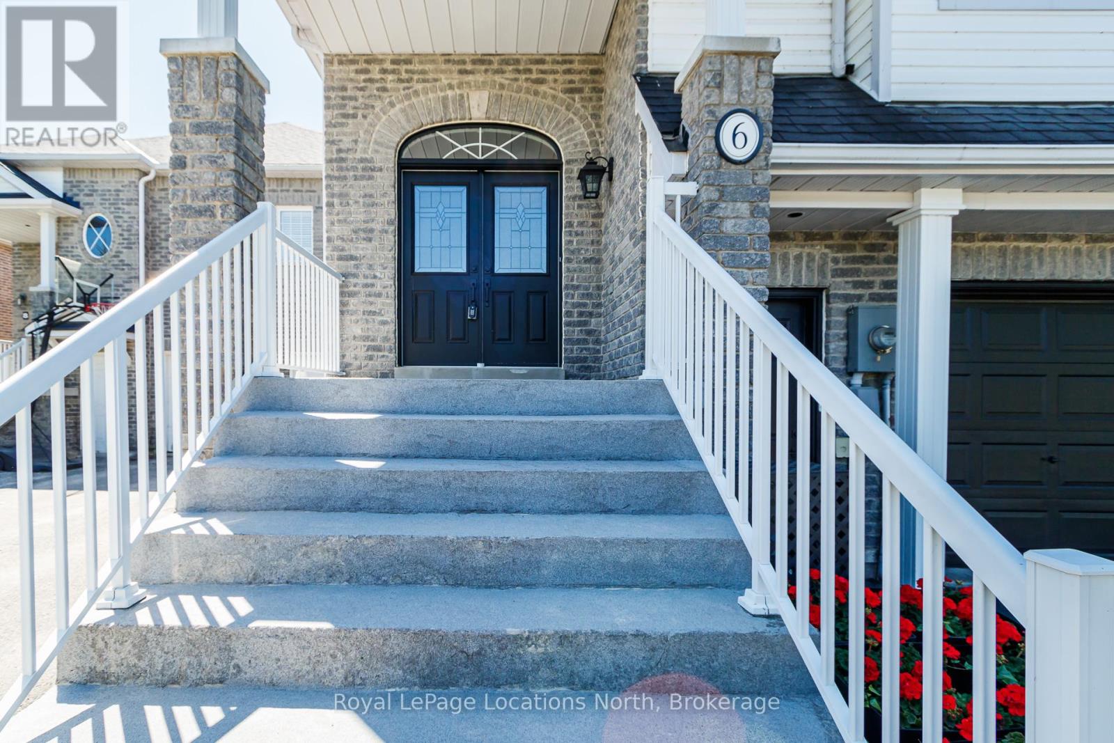 6 THOMAS DRIVE - 4