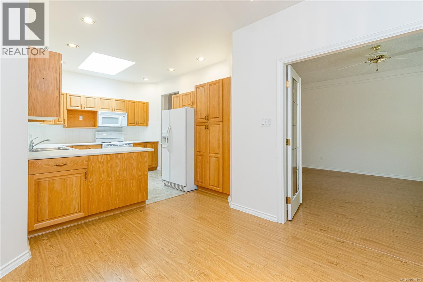 #28 2979 River Rd - 10