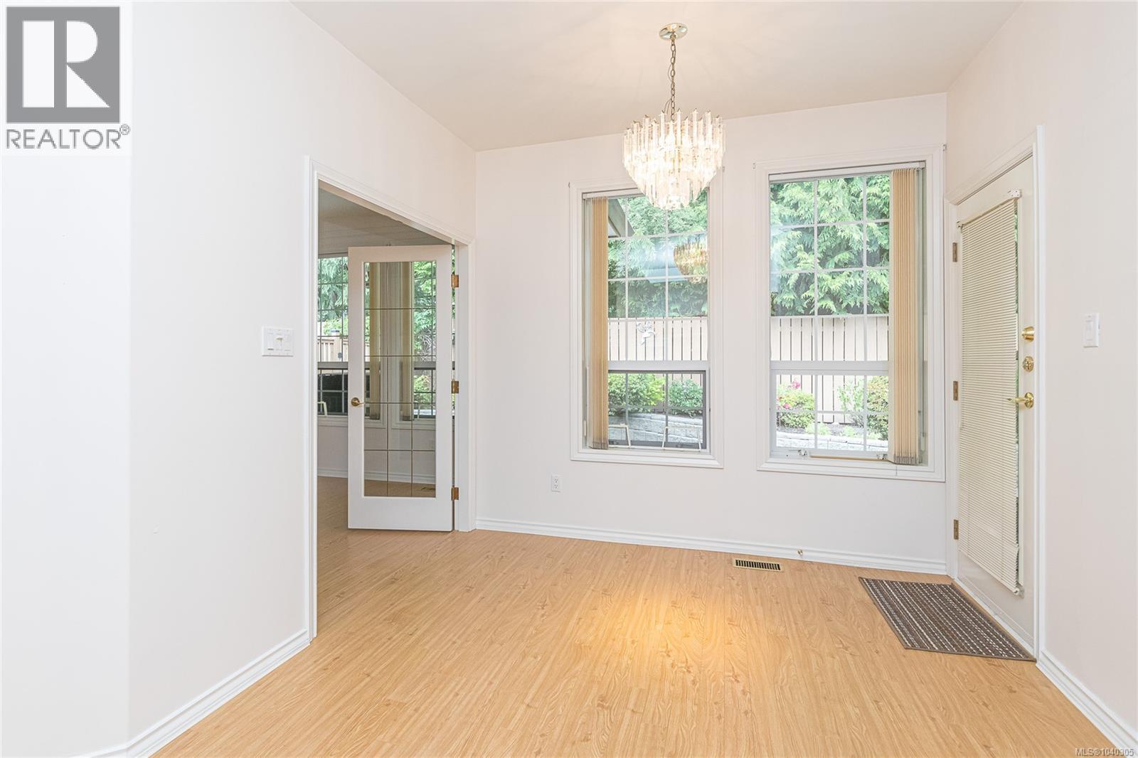 #28 2979 River Rd - 11