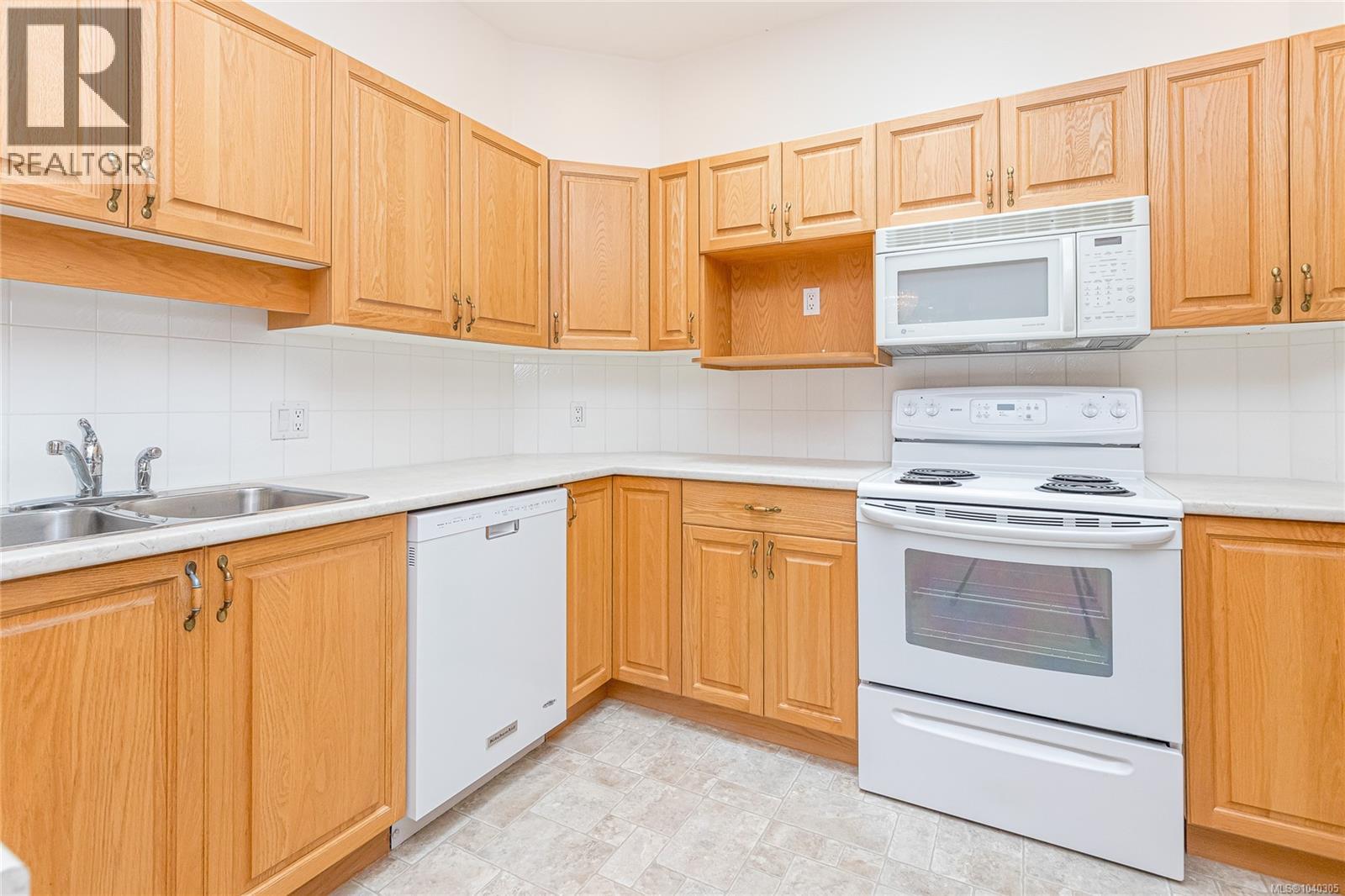 #28 2979 River Rd - 15