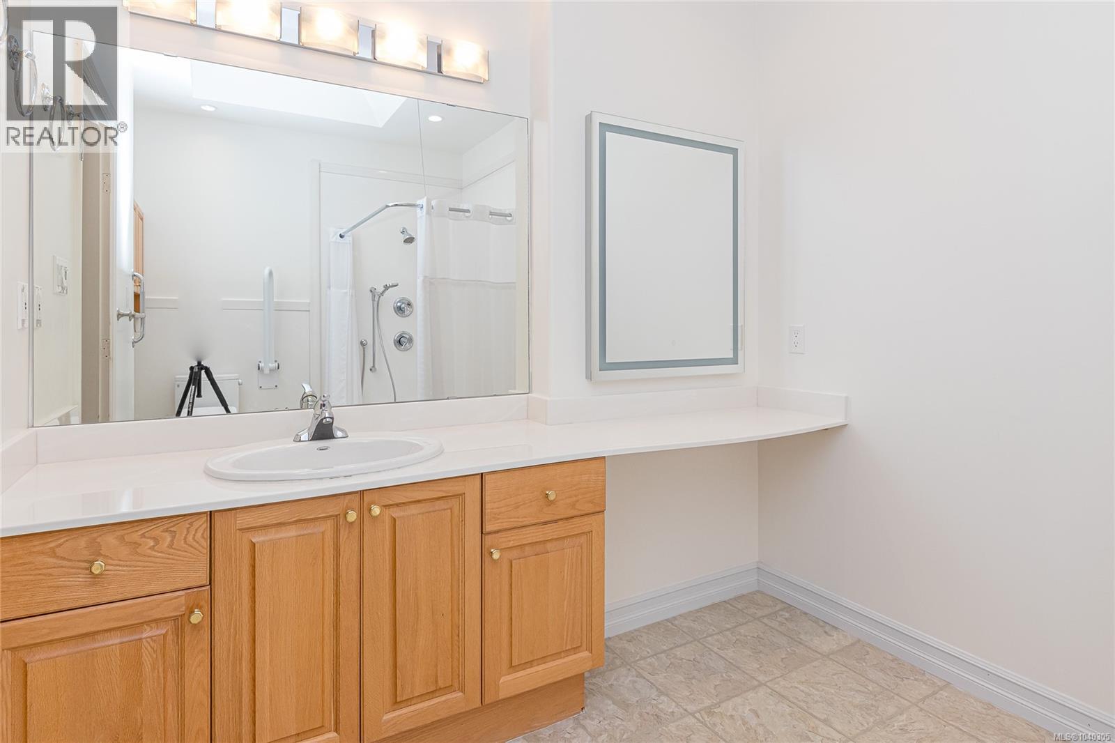 #28 2979 River Rd - 21