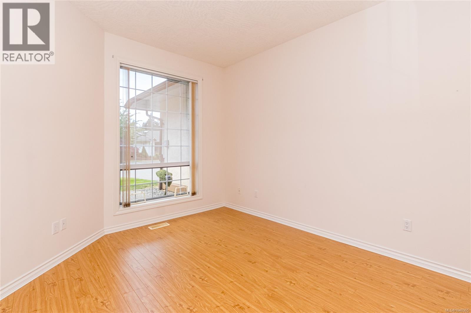 #28 2979 River Rd - 23