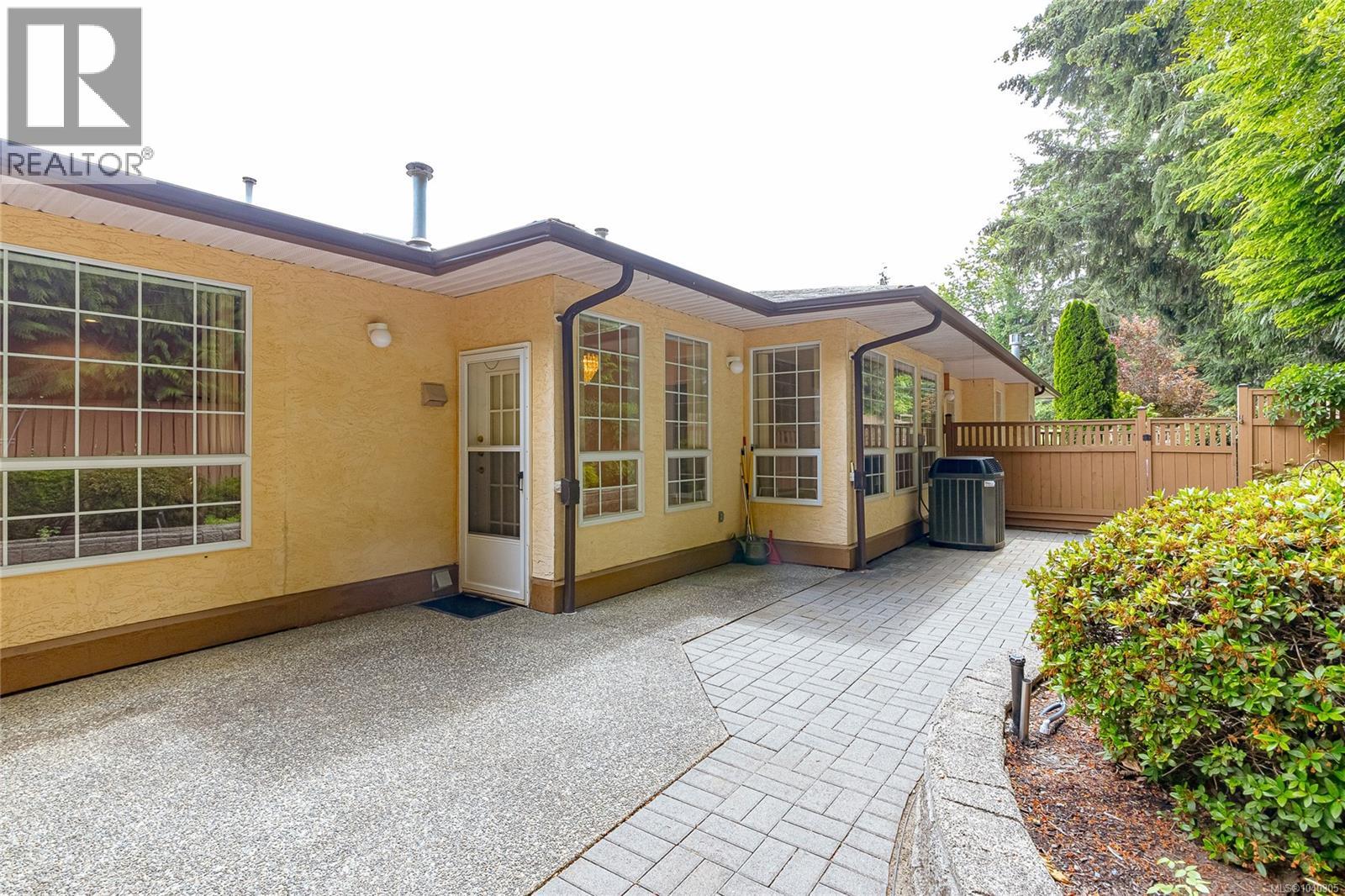 #28 2979 River Rd - 32