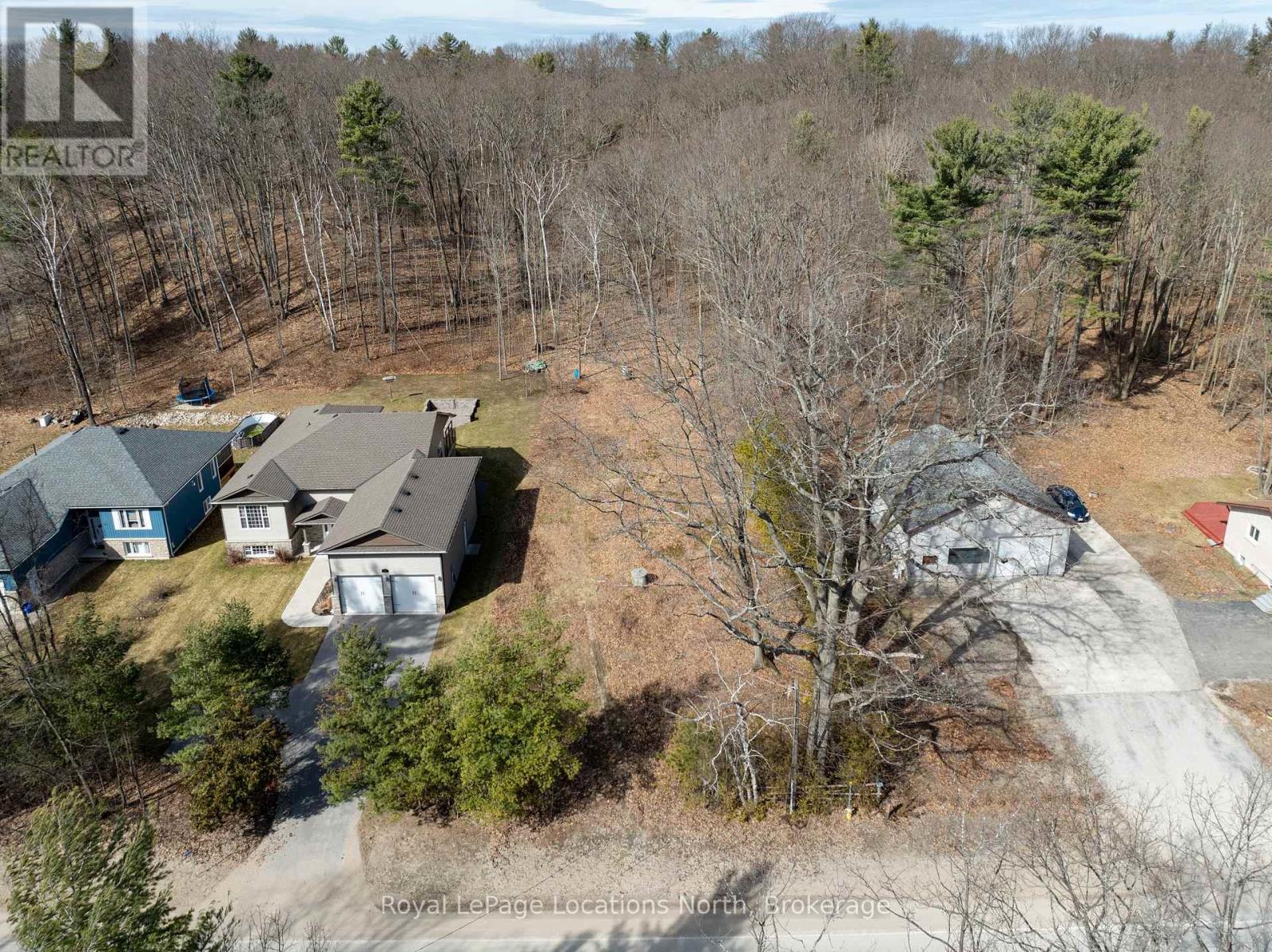 198 GOLF COURSE ROAD, Wasaga Beach — photo 2
