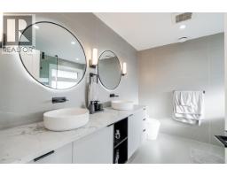 8056 12th Avenue, Burnaby, BC V3N2L1 Photo 16